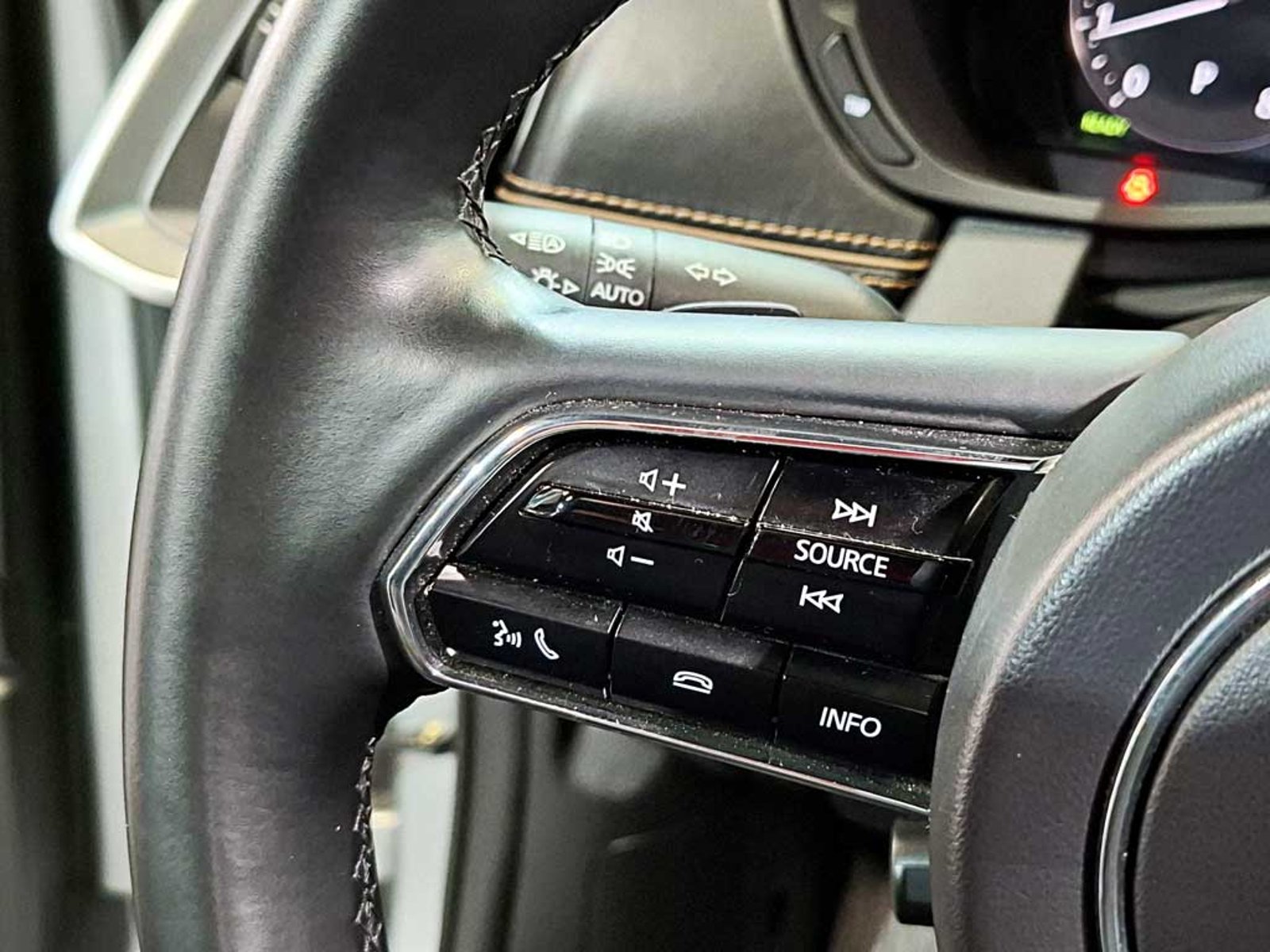 Mazda CX-90 3.3 SIGNATURE AT 4X4 HIBRIDO 2025 - Imagen 16 de 20