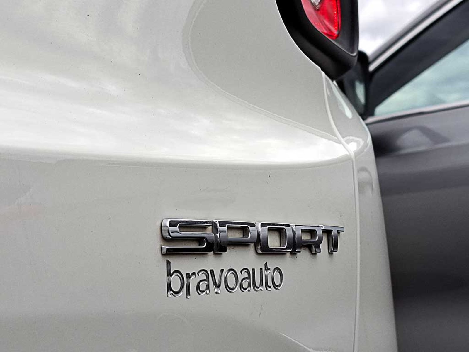 Jeep RENEGADE 1.8 SPORT LX MT 2022 - Imagen 9 de 20