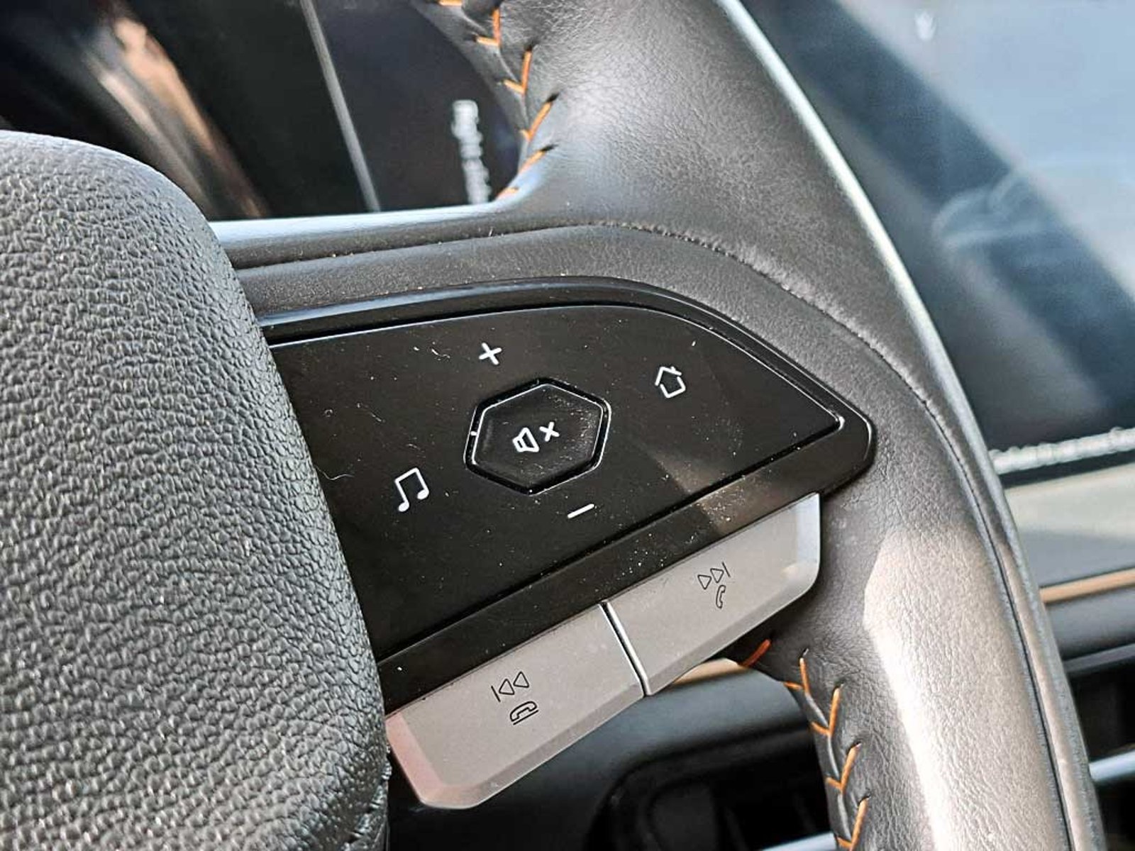 CHANGAN X7 PLUS 1.5 T LUXURY MT 2024 - Imagen 18 de 20