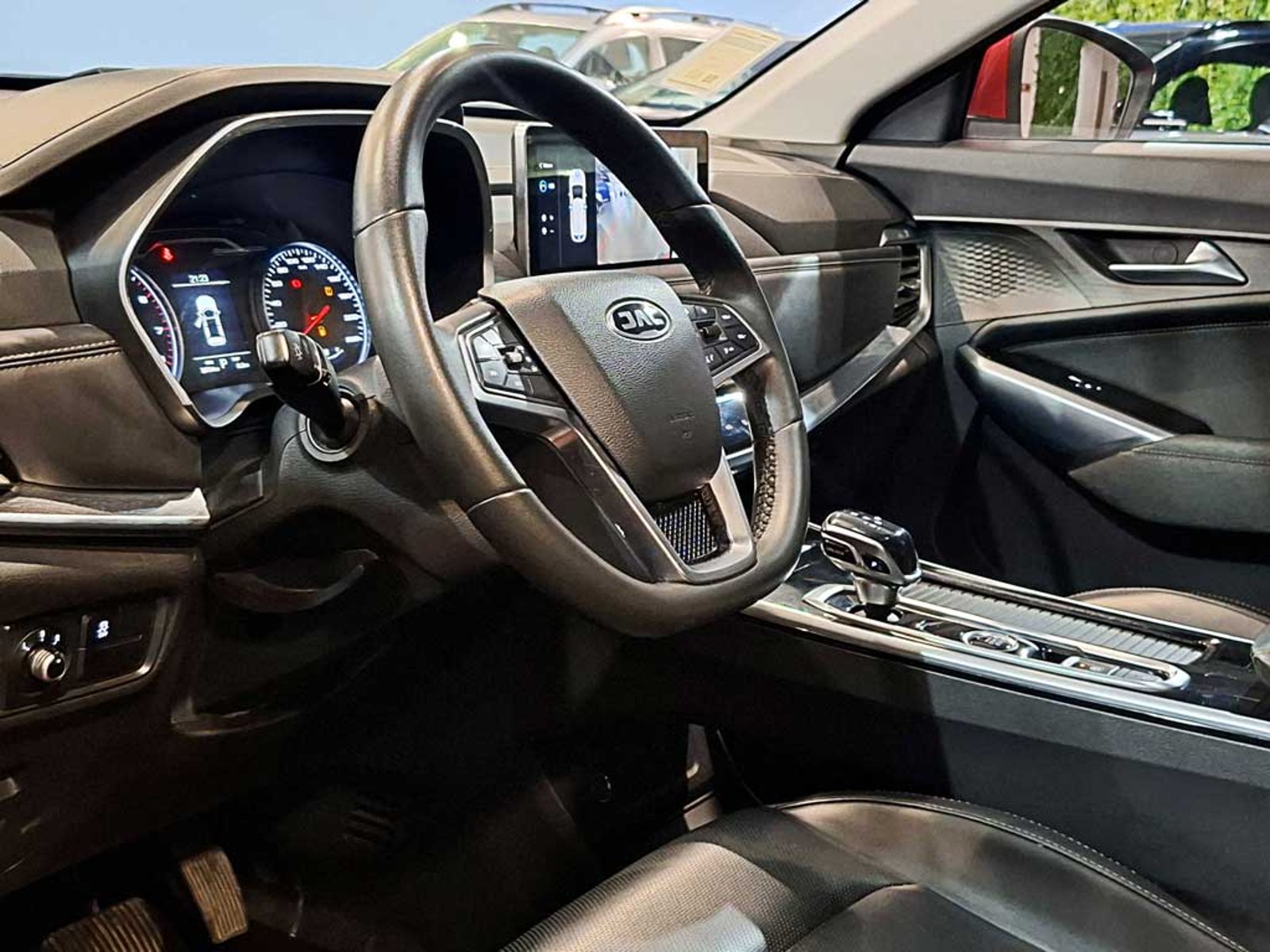JAC JS8 1.5 LUXURY SE 6 MT 2024 - Imagen 12 de 19