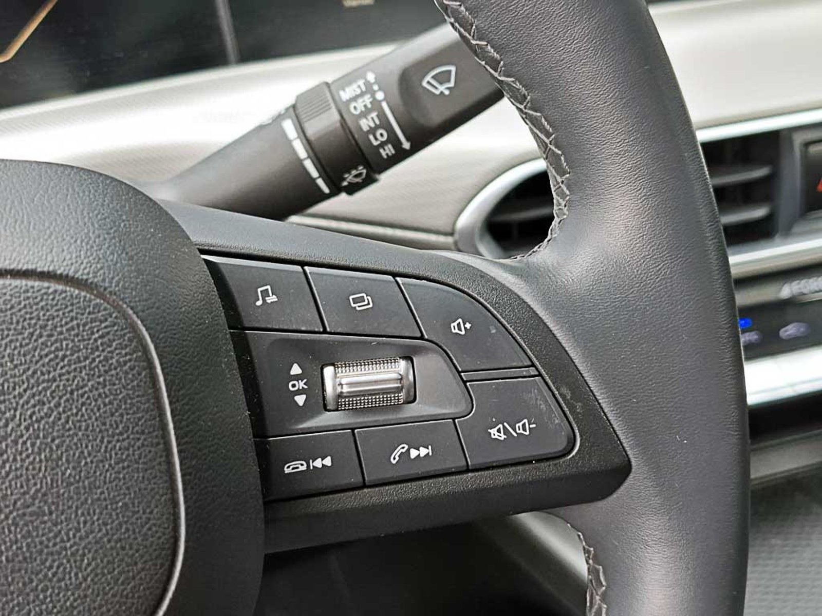 Changan UNI-T 1.5 LUXURY AT 2024 - Imagen 17 de 19