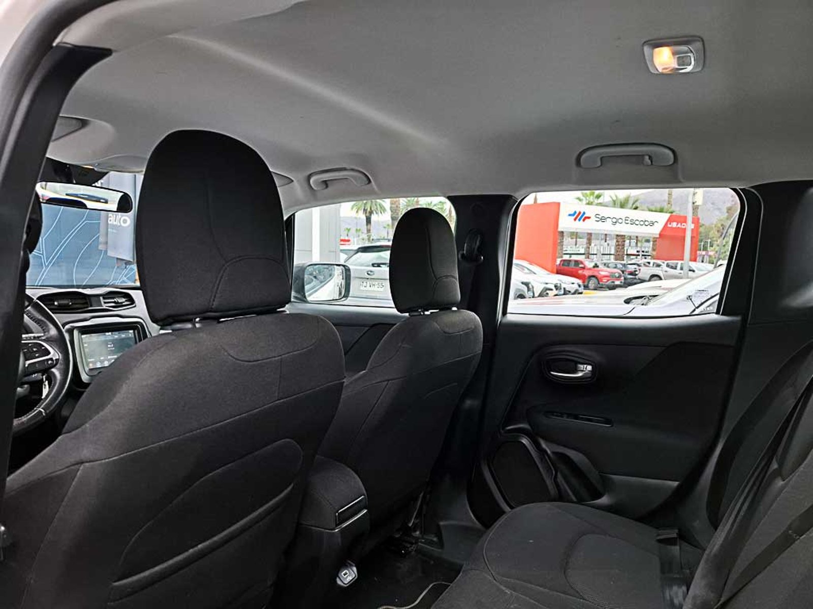 Jeep RENEGADE 1.8 SPORT LX MT 2022 - Imagen 16 de 20