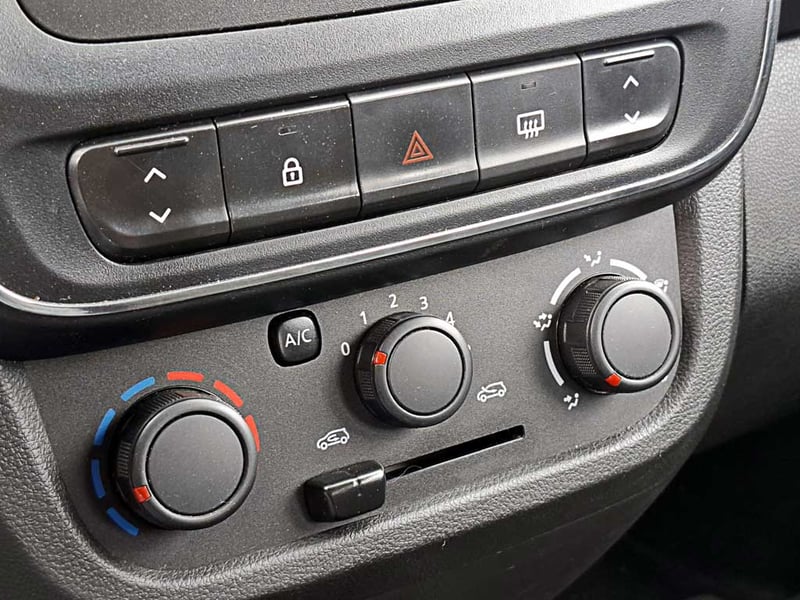 Renault KWID 1.0 HB ZEN MT 2024 - Imagen 17 de 18