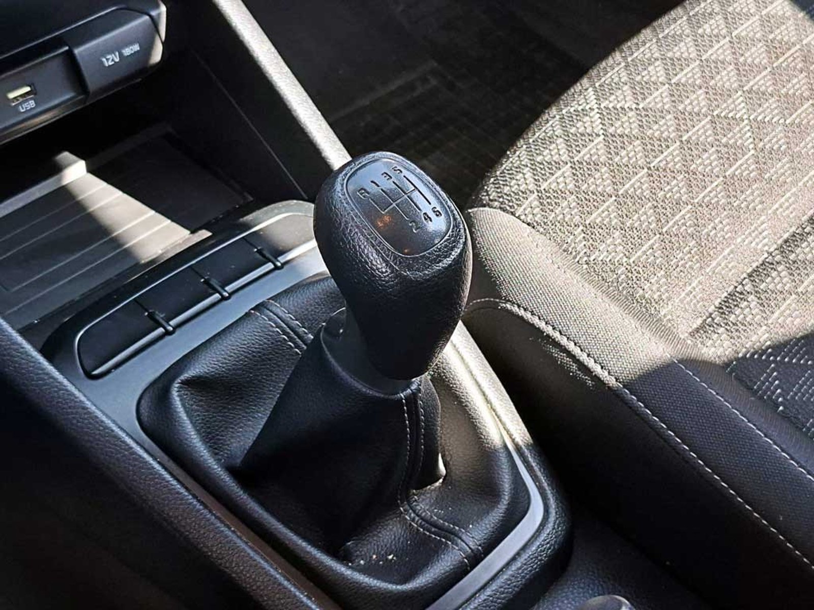 Kia RIO 5 1.4 LX AC MT 2021 - Imagen 19 de 20