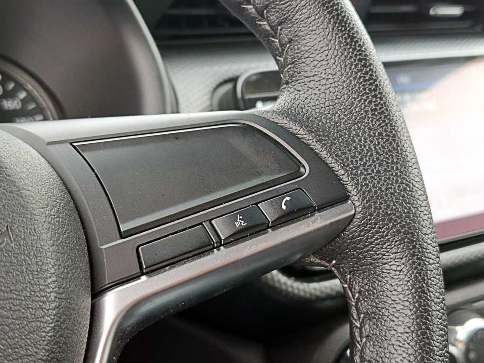Nissan KICKS 1.6 SENSE MT 2023 - Imagen 17 de 20