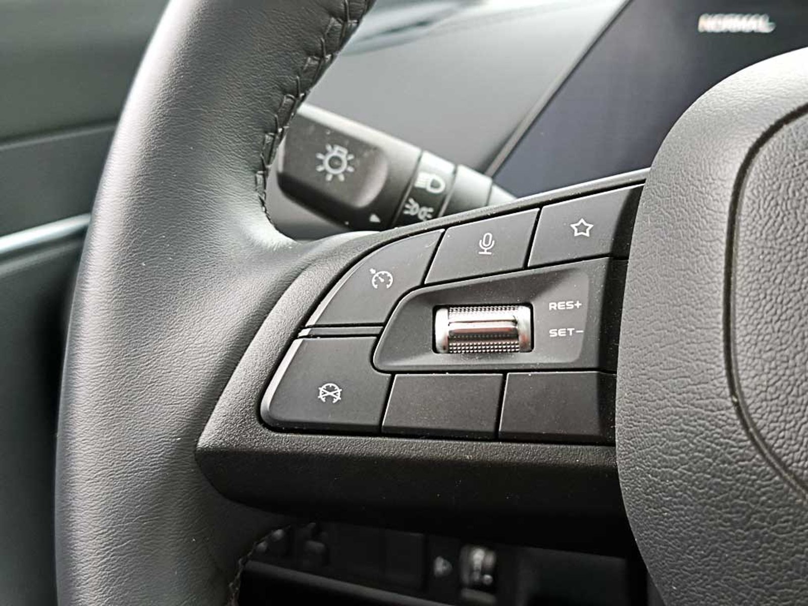 Changan UNI-T 1.5 LUXURY 2024 - Imagen 16 de 20