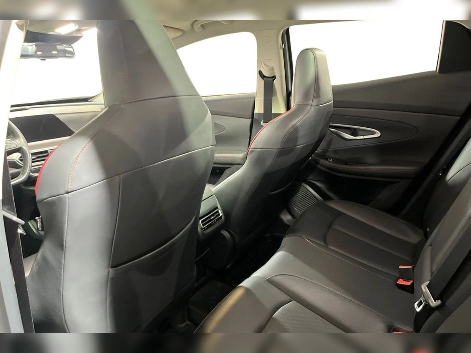 CHANGAN UNI-T 1.5 ELITE AT 2024 - Imagen 16 de 18