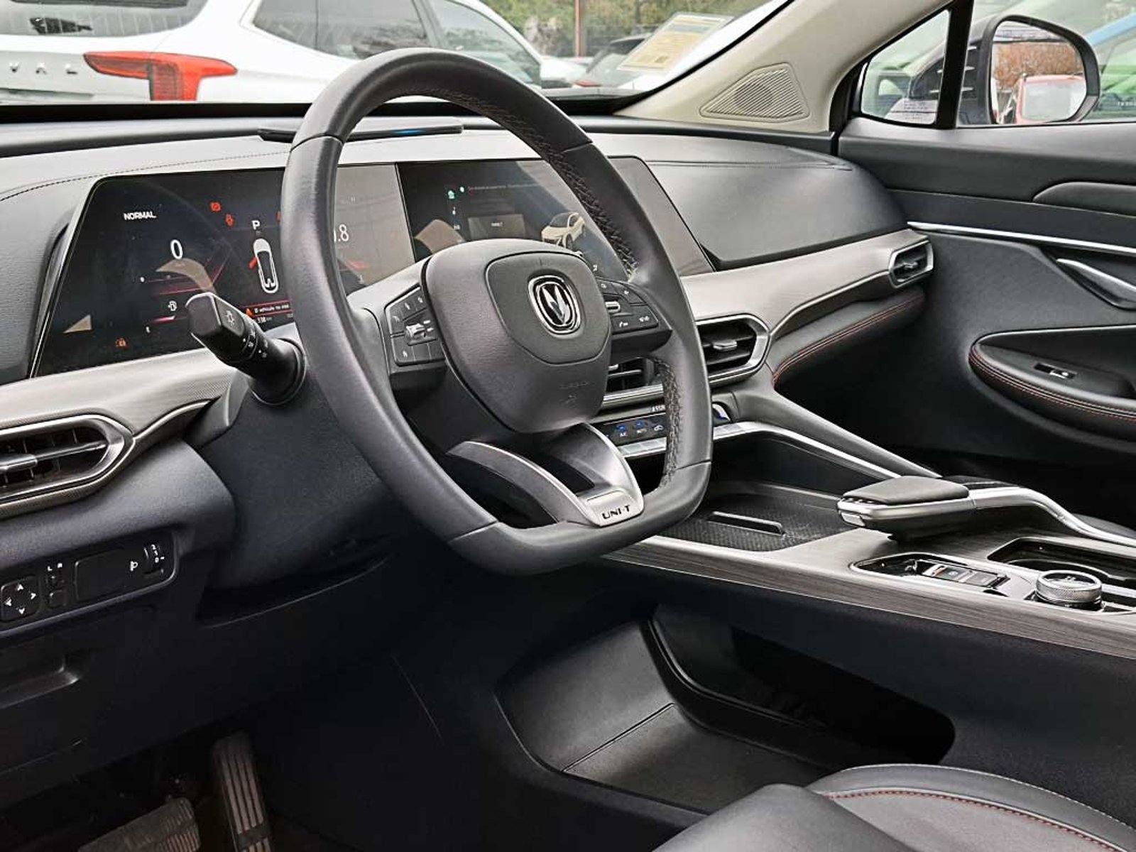 CHANGAN UNI-T (IN) 1.5 LUXURY AT 2024 - Imagen 12 de 20
