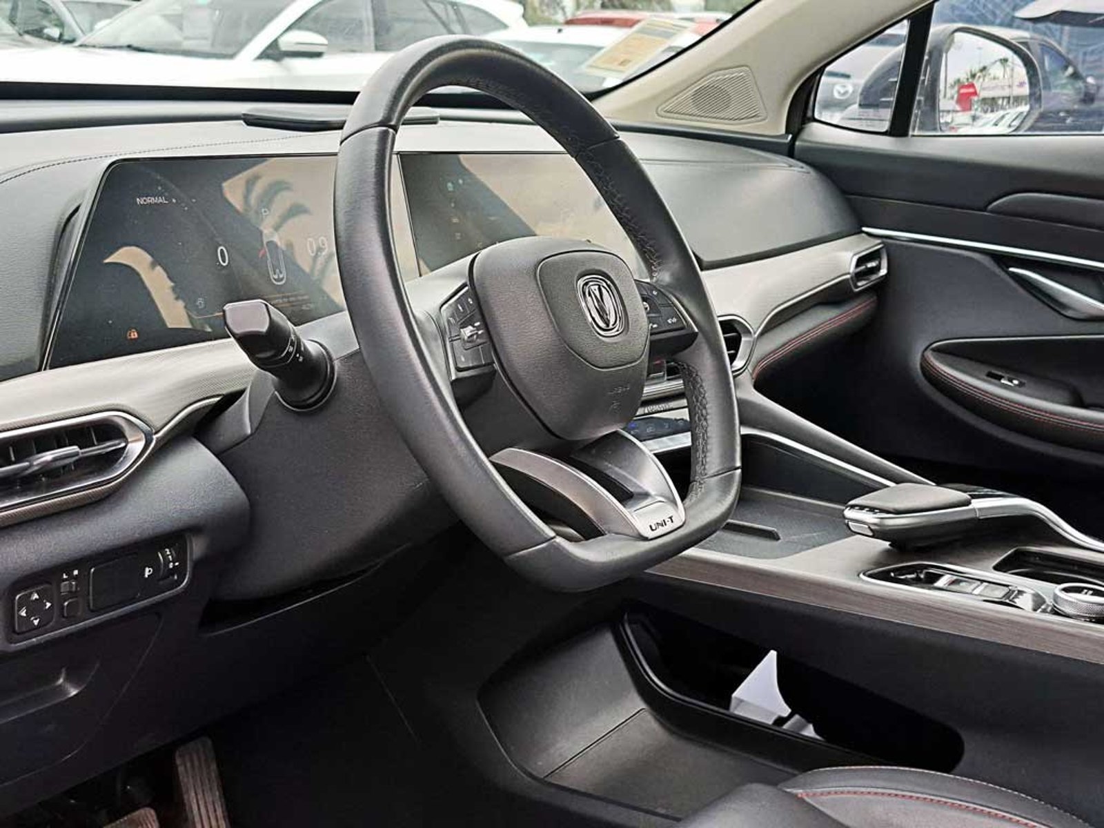 Changan UNI-T 1.5 LUXURY AT 2024 - Imagen 13 de 20