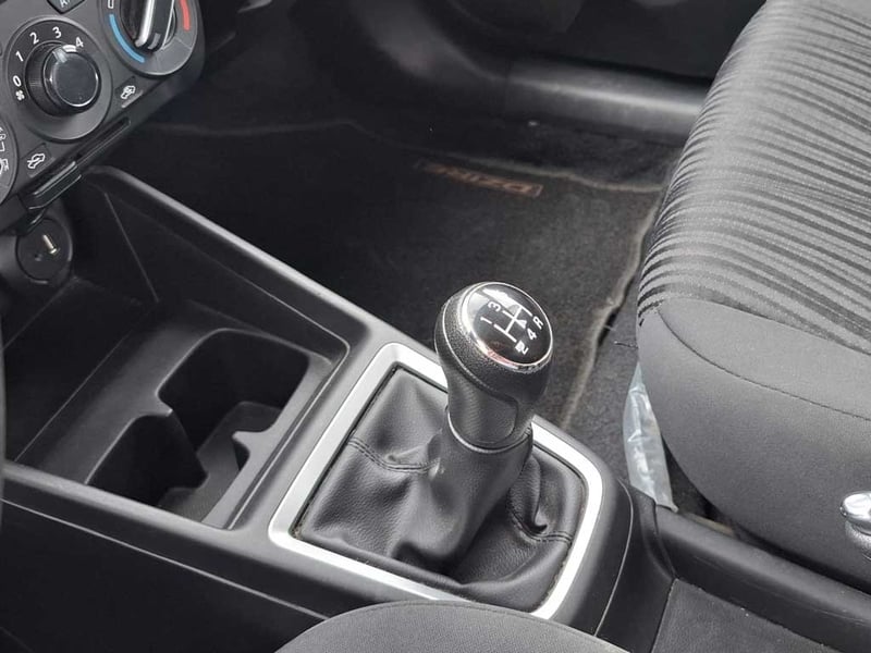 Suzuki DZIRE 1.2 GL MT 2024 - Imagen 19 de 19