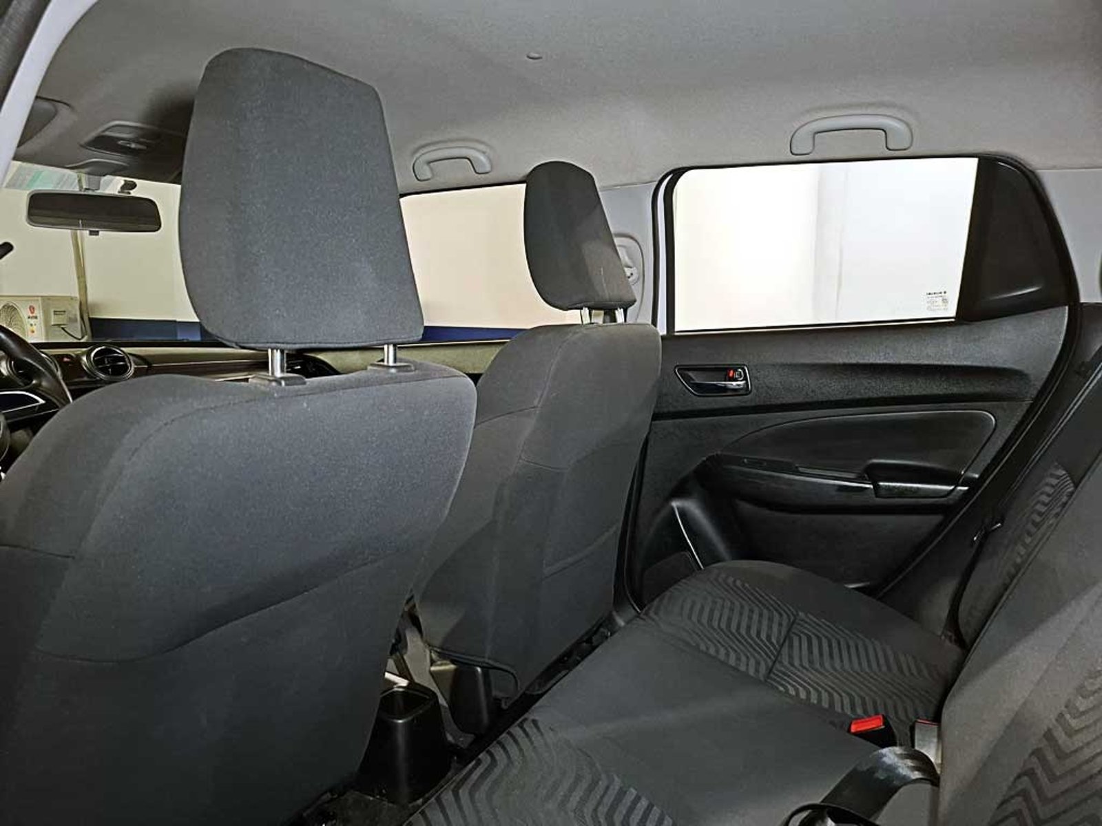 SUZUKI SWIFT (IN) 1.2 GL MT 2024 - Imagen 11 de 17