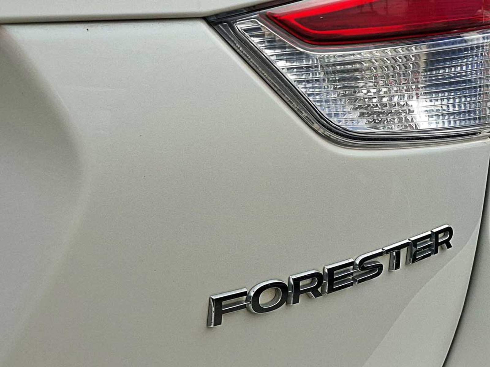 Subaru FORESTER 2.0 X AT 4X4 2024 - Imagen 9 de 20