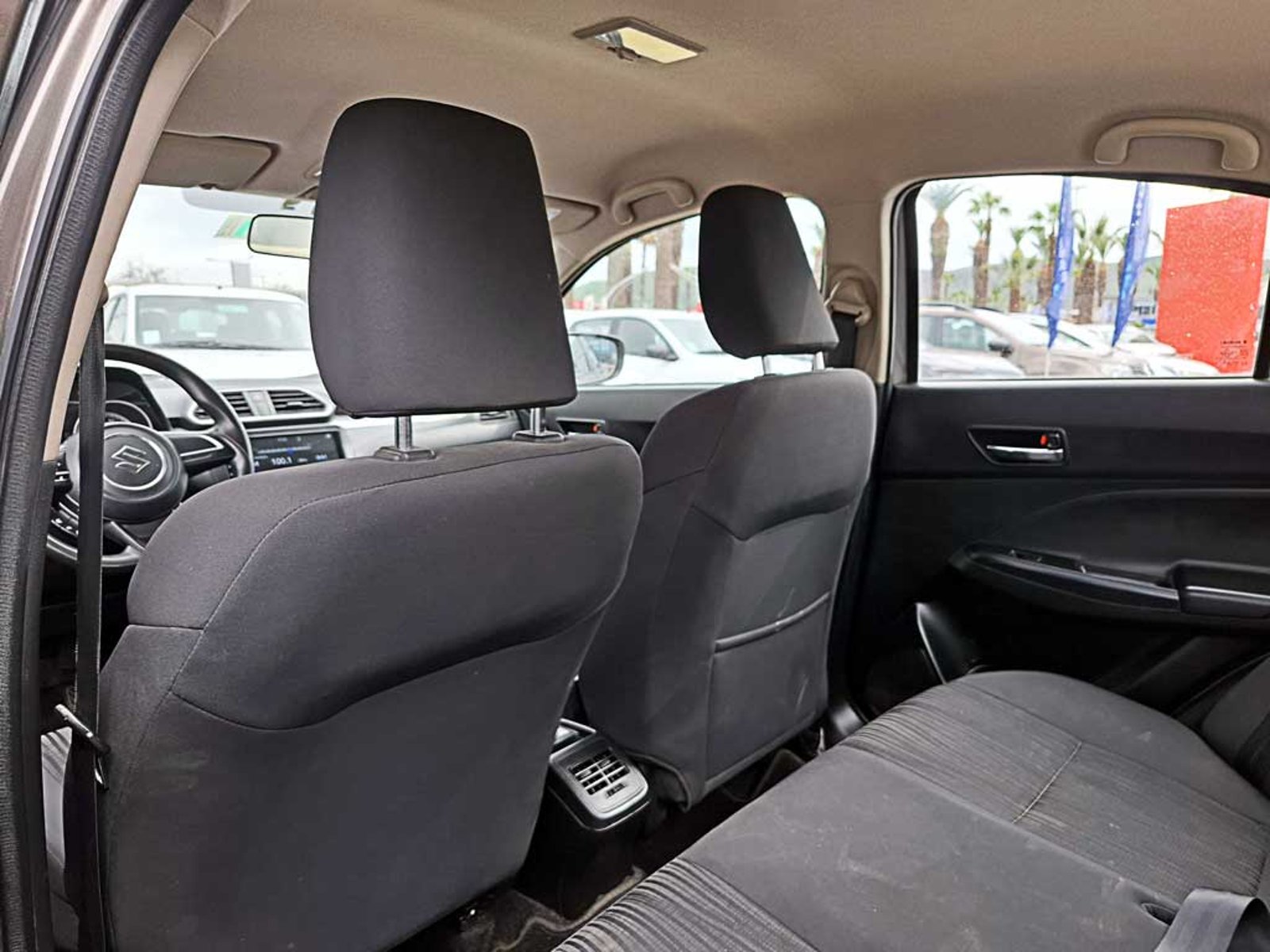 Suzuki DZIRE 1.2 GL MT 2024 - Imagen 15 de 19