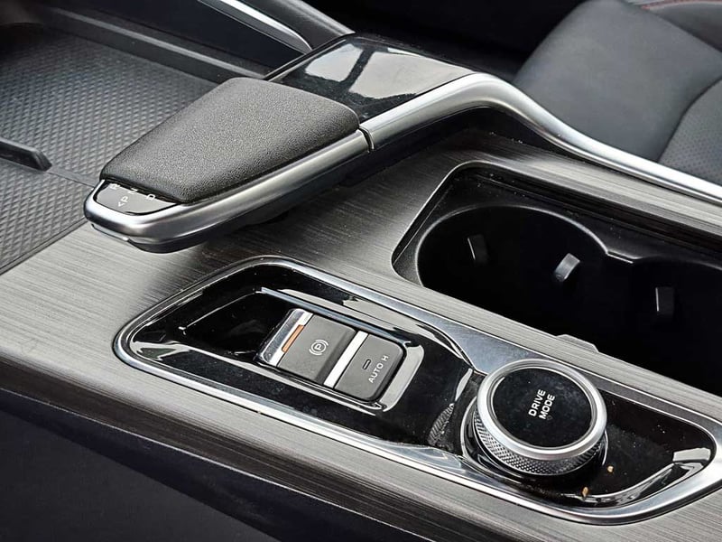 Changan UNI-T 1.5 LUXURY AT 2024 - Imagen 16 de 17