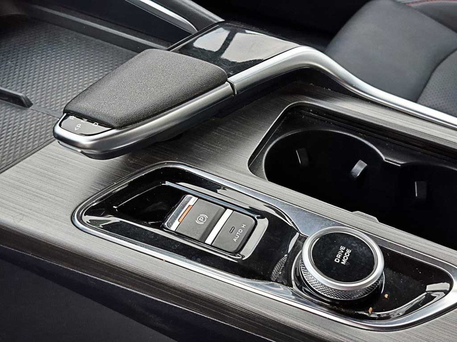 Changan UNI-T 1.5 LUXURY AT 2024 - Imagen 16 de 17