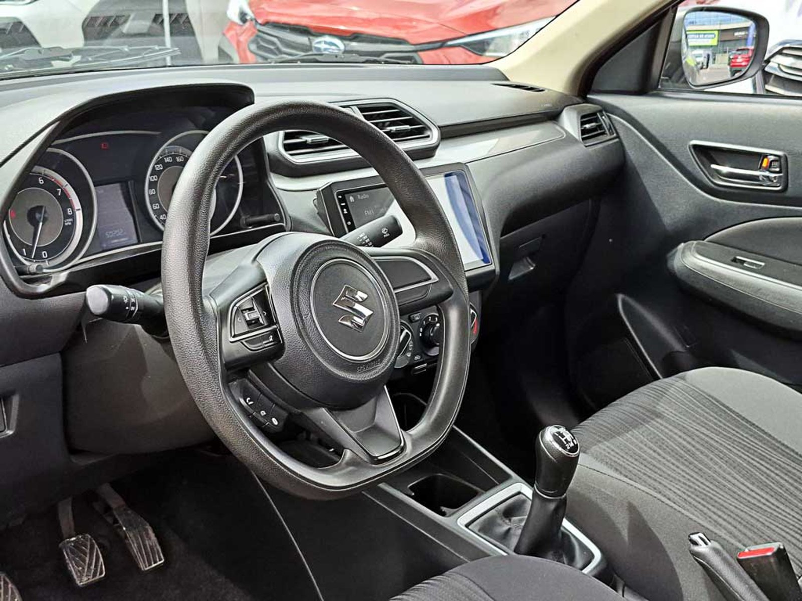 Suzuki DZIRE 1.2 GL MT 2024 - Imagen 13 de 19
