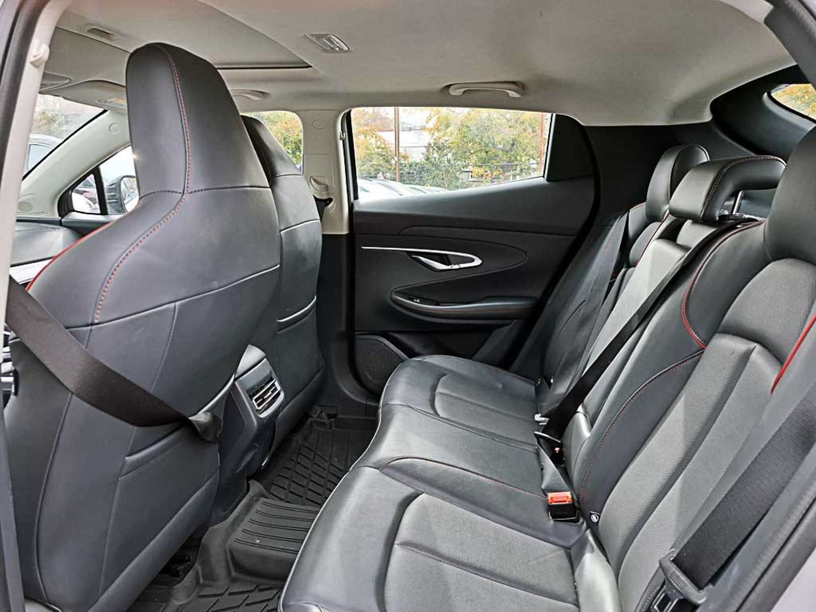 CHANGAN UNI-T (IN) 1.5 Luxury 2024 - Imagen 13 de 20