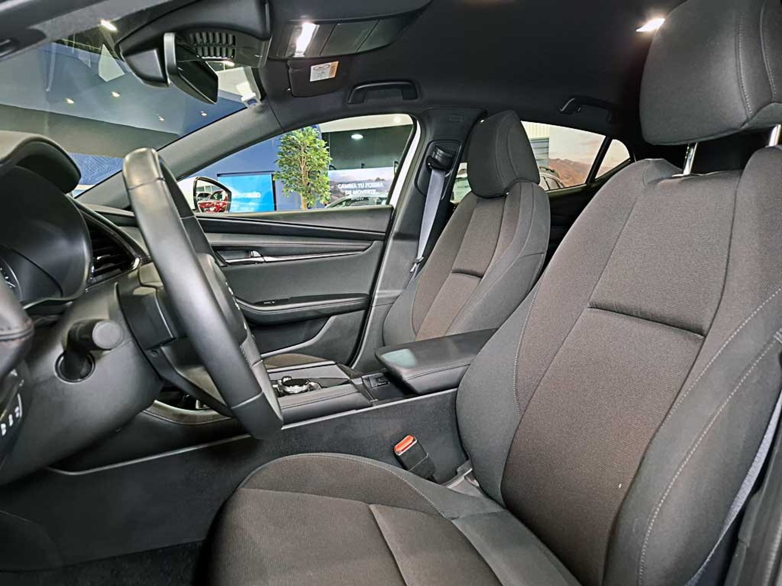 MAZDA 3 SPORT (IN) 2.0 SPORT CORE MT 2025 - Imagen 11 de 20