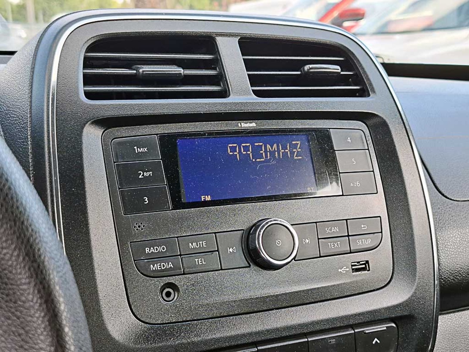 RENAULT KWID (IN) 1.0 HB INTENS MT 2024 - Imagen 16 de 18