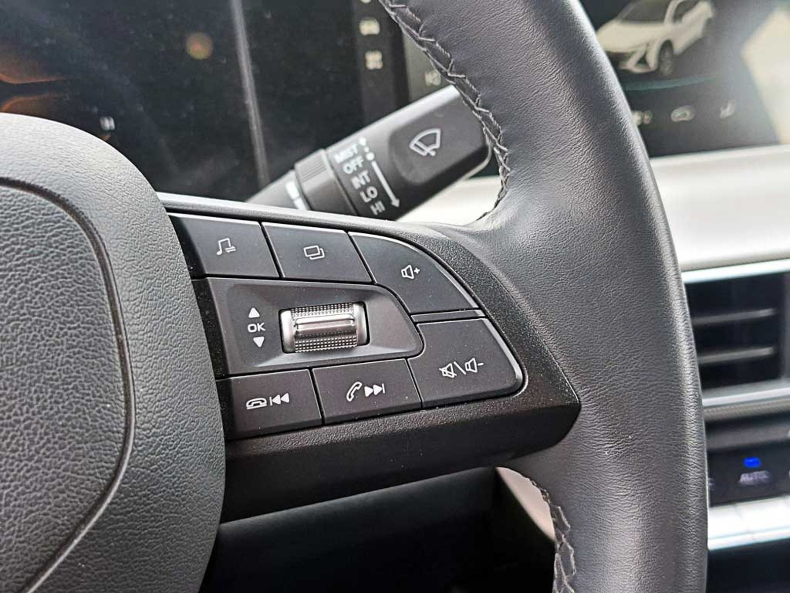 Changan UNI-T 1.5 LUXURY AT 2024 - Imagen 18 de 20