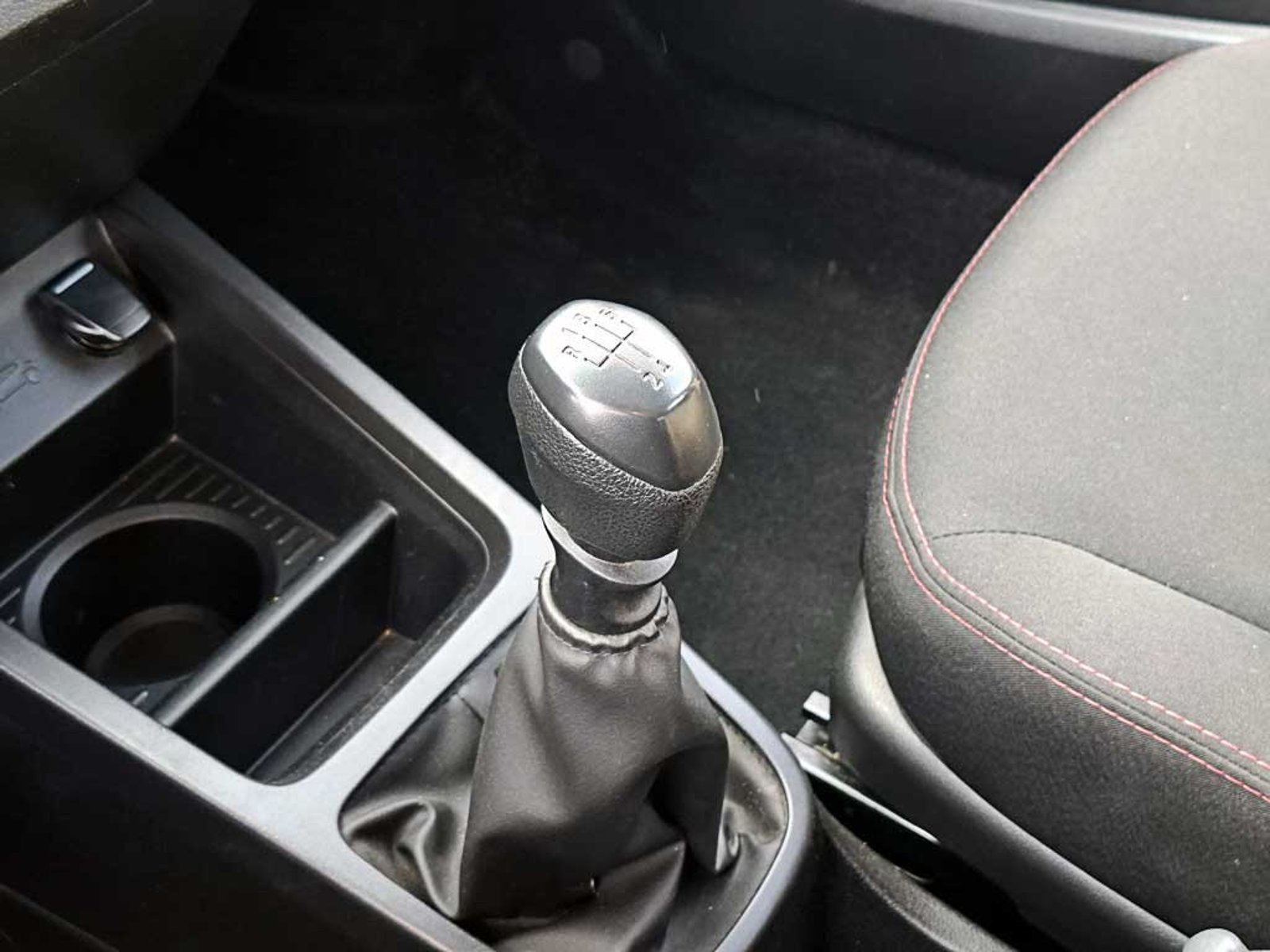 Renault KWID 1.0 HB ZEN MT 2024 - Imagen 18 de 18