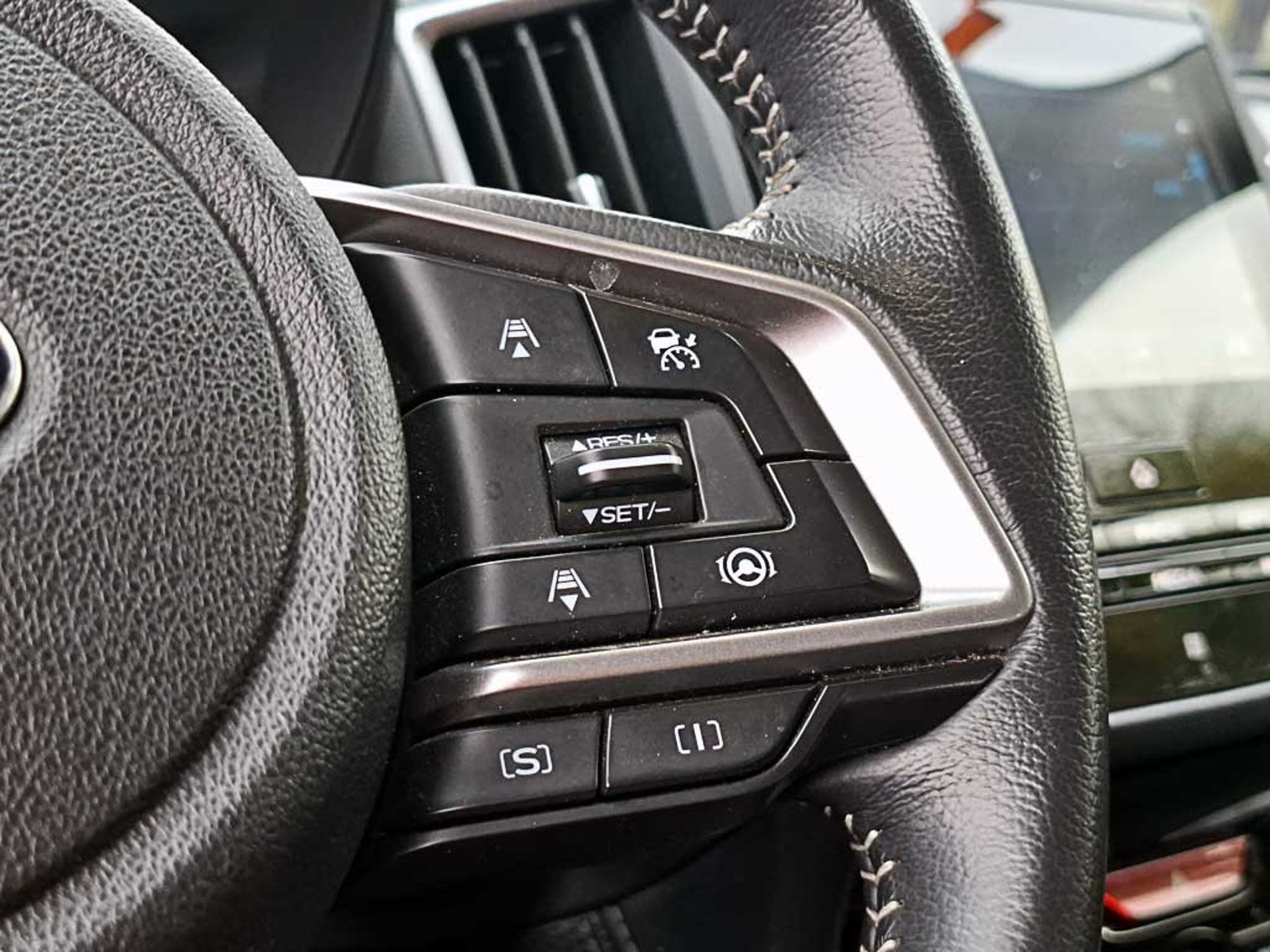 Subaru FORESTER 2.0 DYNAMIC EYESIGHT AT 4X4 2024 - Imagen 18 de 20
