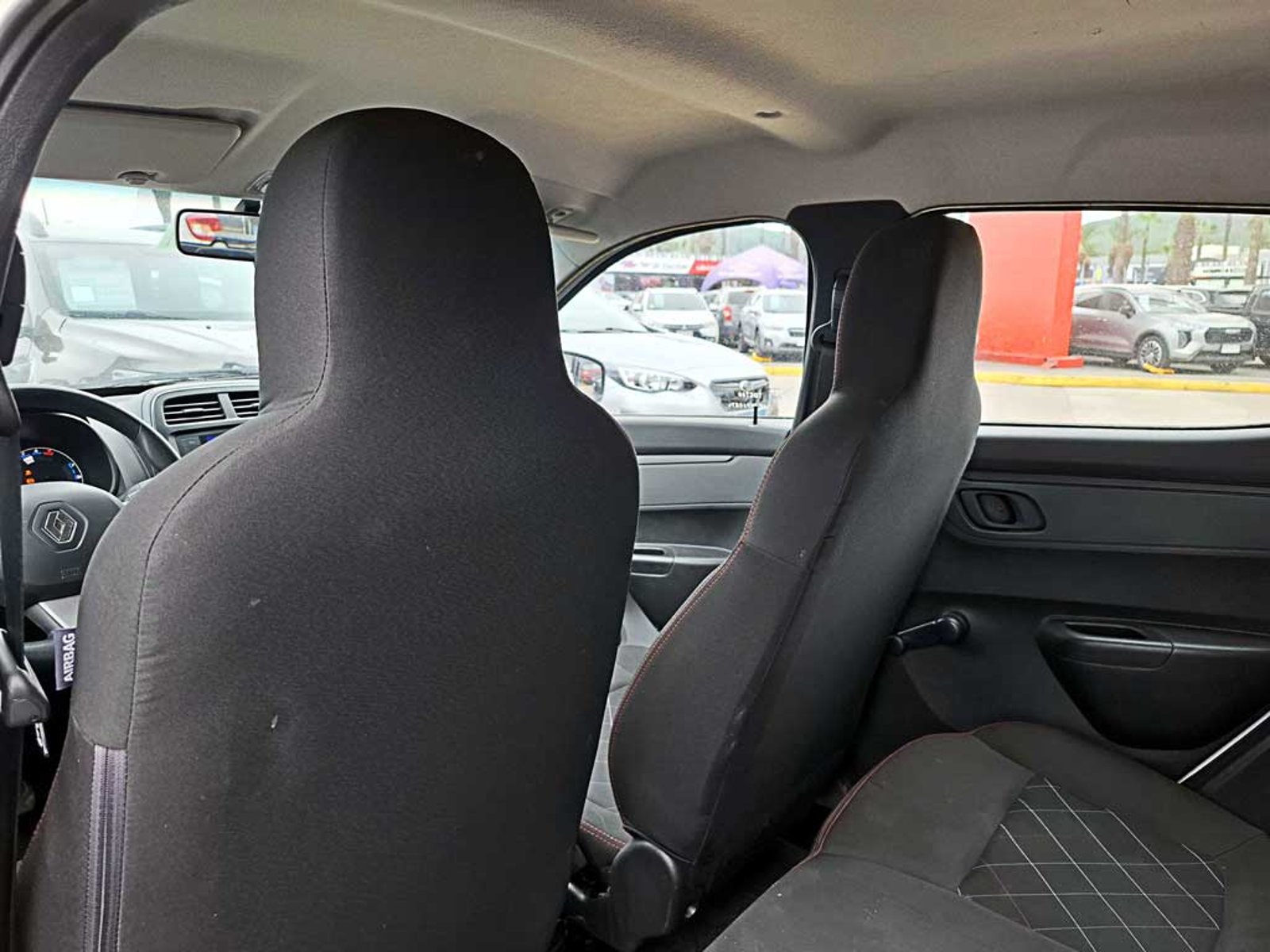 Renault KWID 1.0 HB ZEN MT 2024 - Imagen 14 de 17