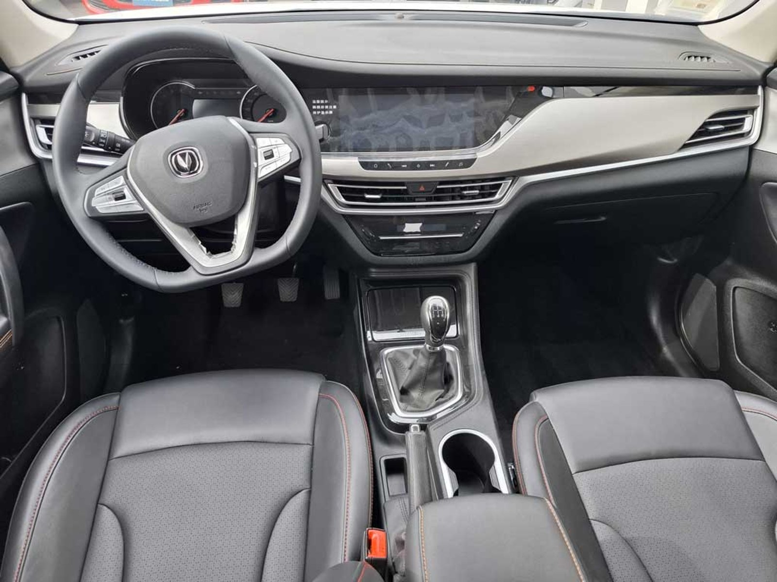 Changan CS35 Plus 1.6 PLUS LUXURY MT 2024 - Imagen 14 de 19