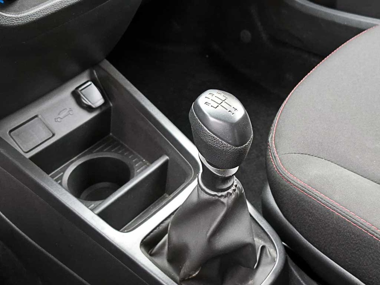 RENAULT KWID (IN) 1.0 HB INTENS MT 2024 - Imagen 19 de 19