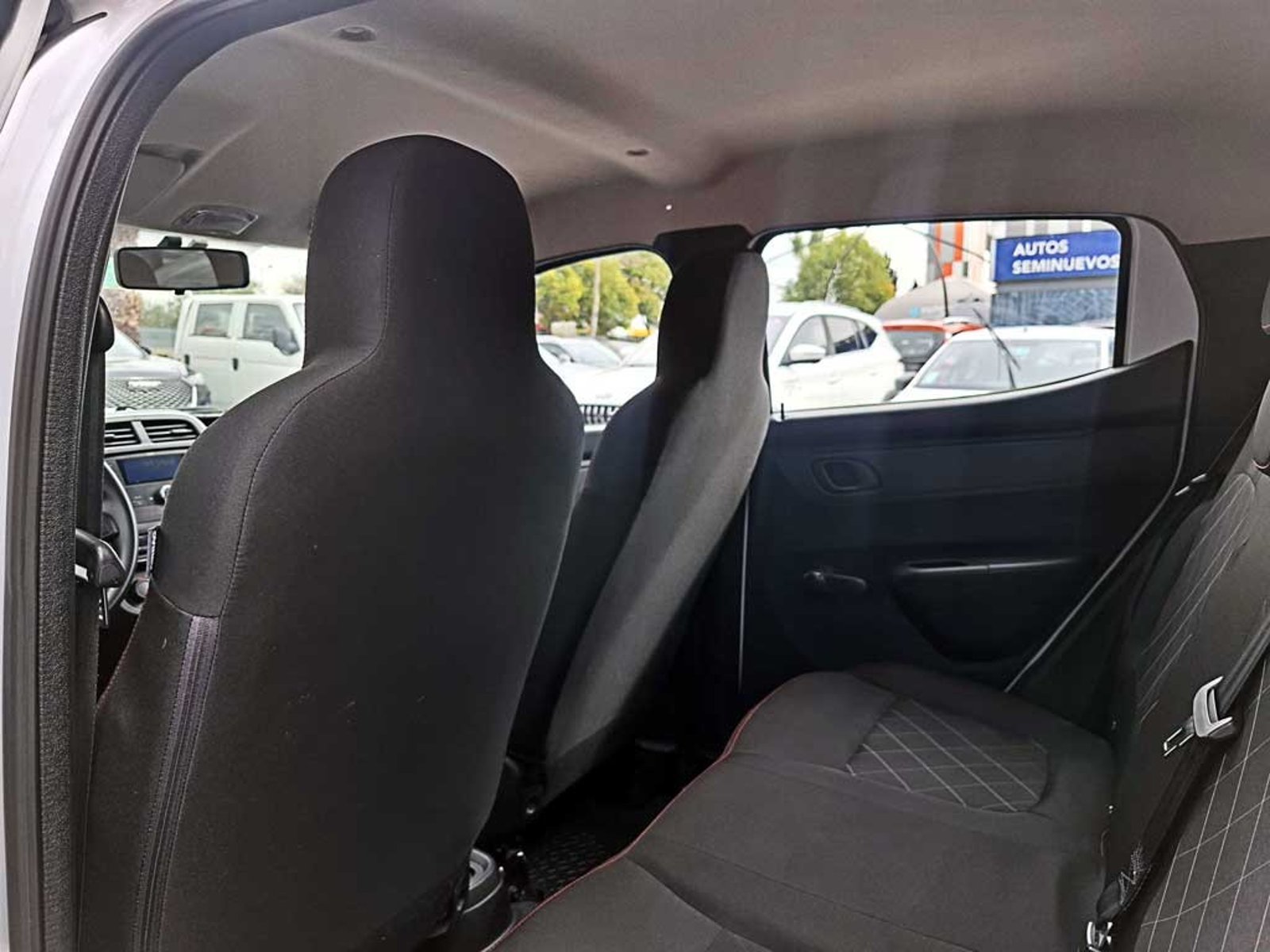 Renault KWID 1.0 HB ZEN MT 2024 - Imagen 15 de 15