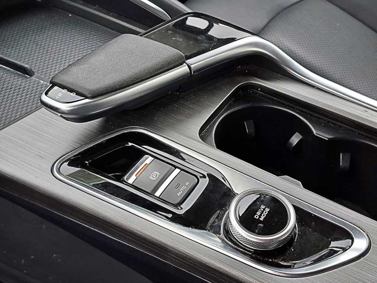 Changan UNI-T 1.5 LUXURY AT 2024 - Imagen 18 de 19