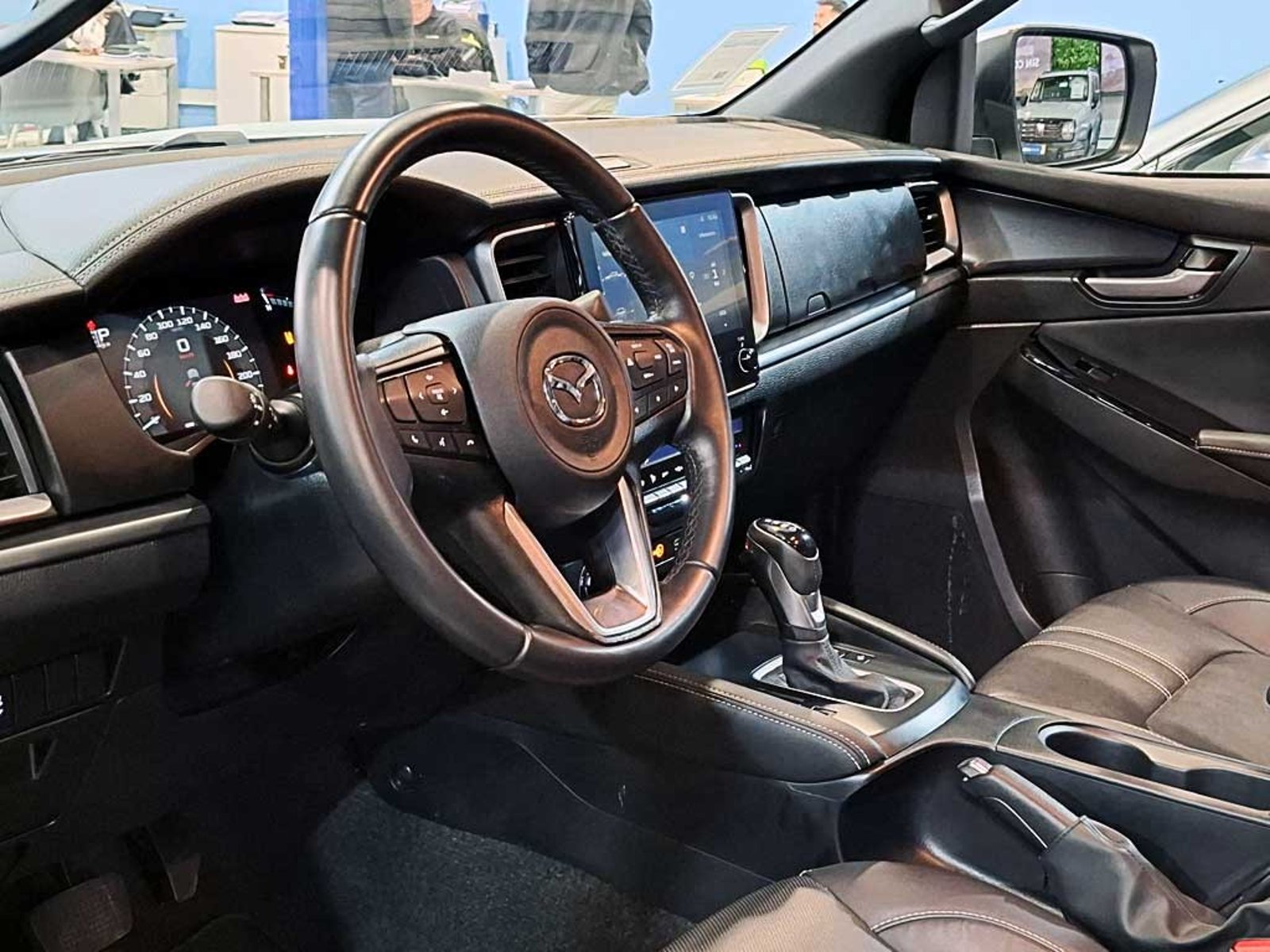 MAZDA BT-50 (IN) 3.0 DC HIGH PLUS AT 4X4 DIESEL 2026 - Imagen 11 de 20