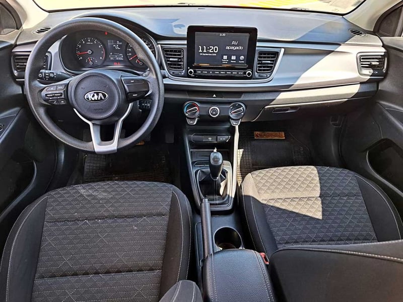Kia RIO 5 1.4 LX AC MT 2021 - Imagen 12 de 20