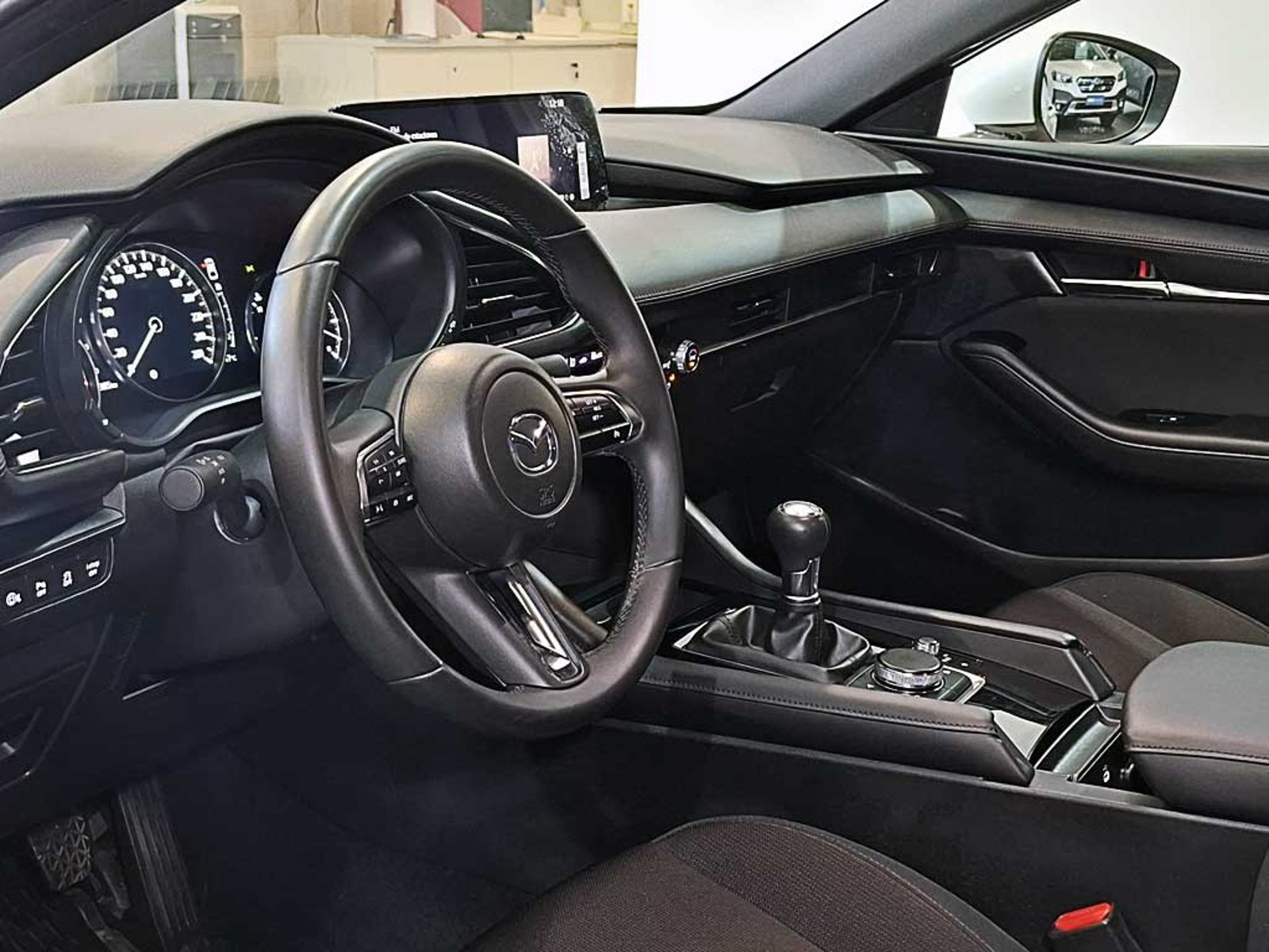 Mazda 3 SPORT 2.0 SPORT CORE MT 2025 - Imagen 13 de 20
