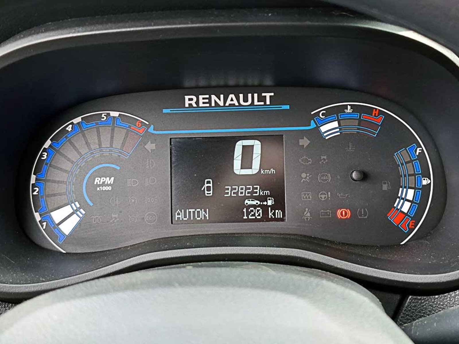 RENAULT KWID (IN) 1.0 HB INTENS MT 2024 - Imagen 16 de 19