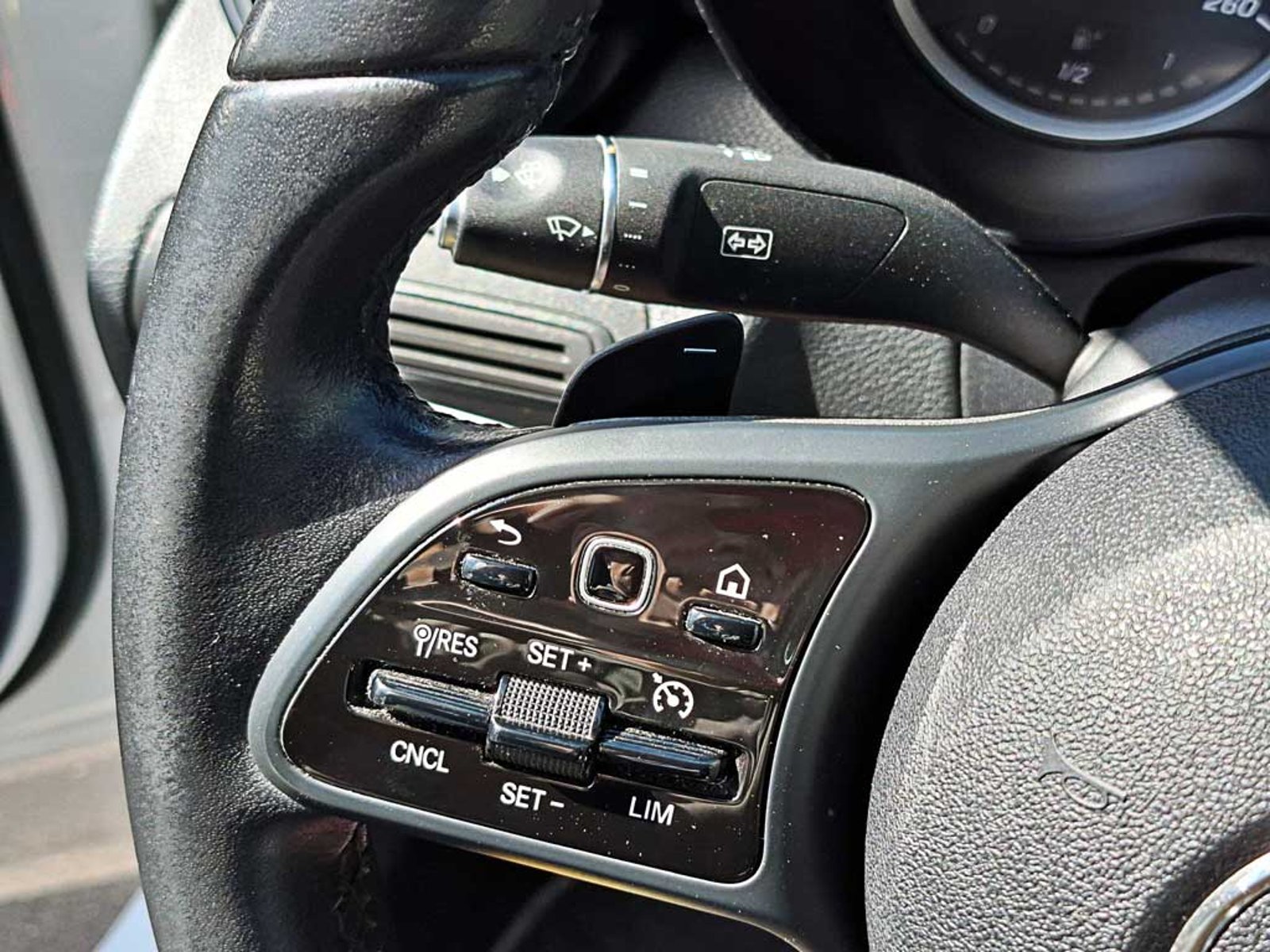 Mercedes-Benz C 300 C 300E 2.0 AT 2021 - Imagen 16 de 20