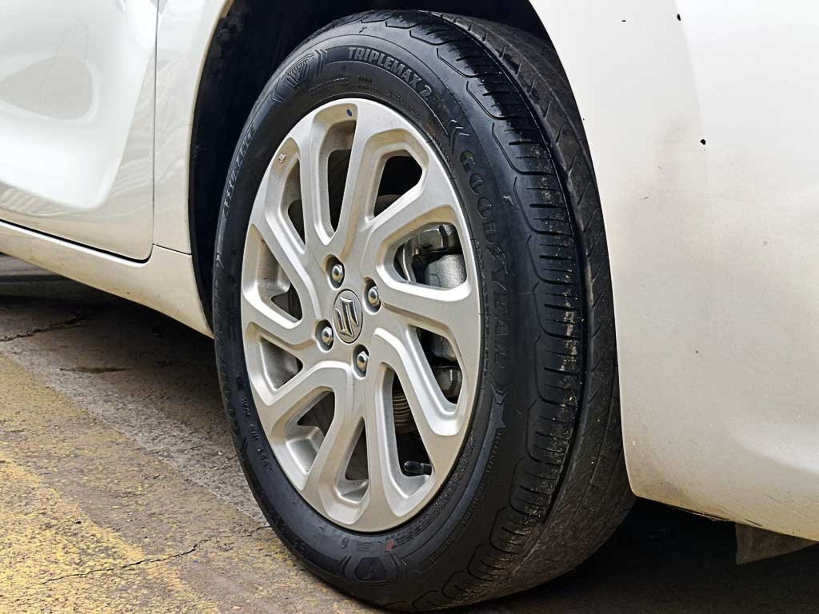 SUZUKI BALENO (IN) 1.5 GLS MT 2024 - Imagen 8 de 19
