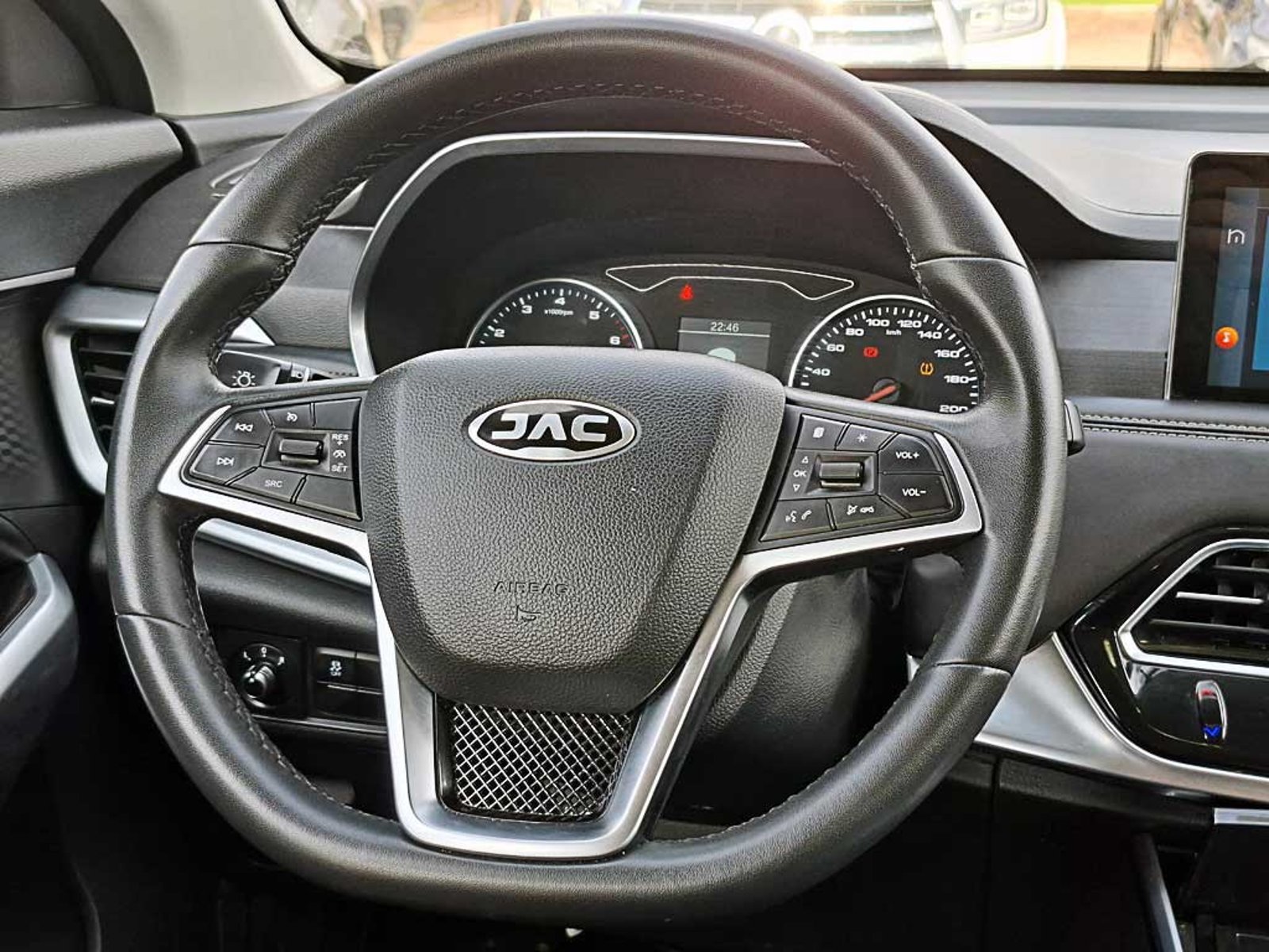 JAC JS8 (IN) 1.5 LUXURY SE DCT AT 2024 - Imagen 15 de 20
