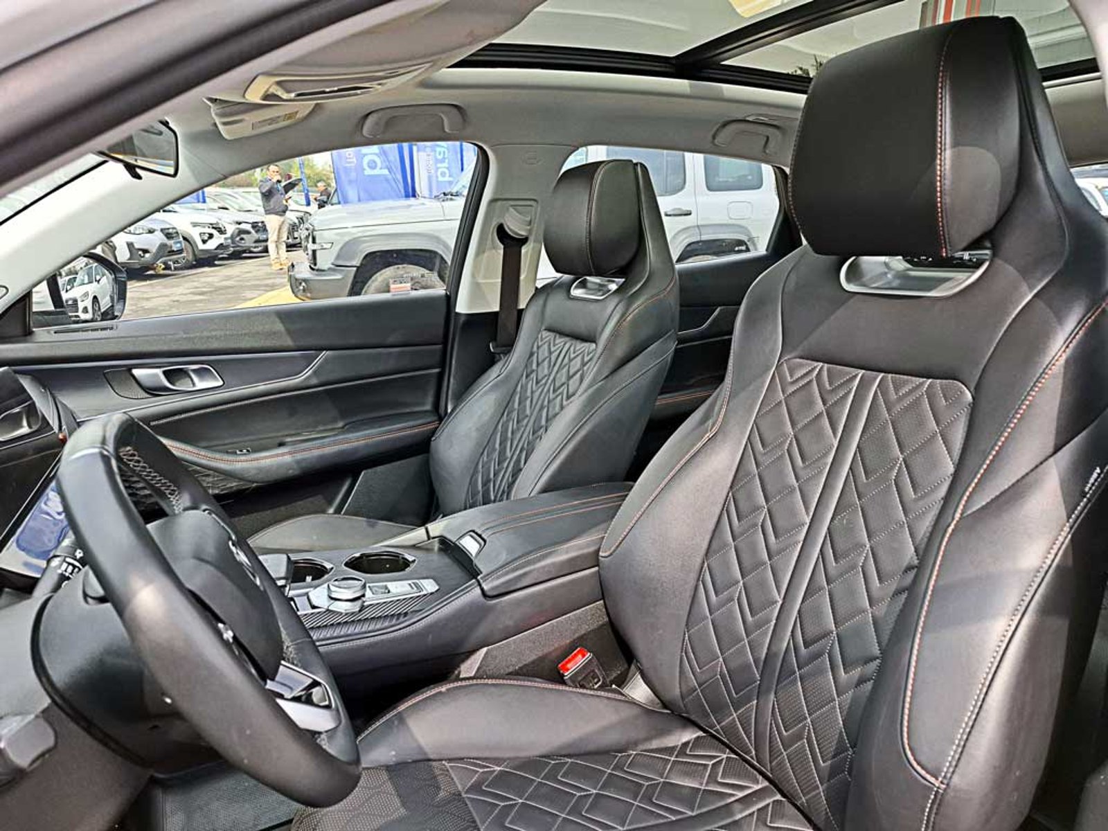 Changan UNI-K 2.0 T LUXURY AT 2024 - Imagen 13 de 20