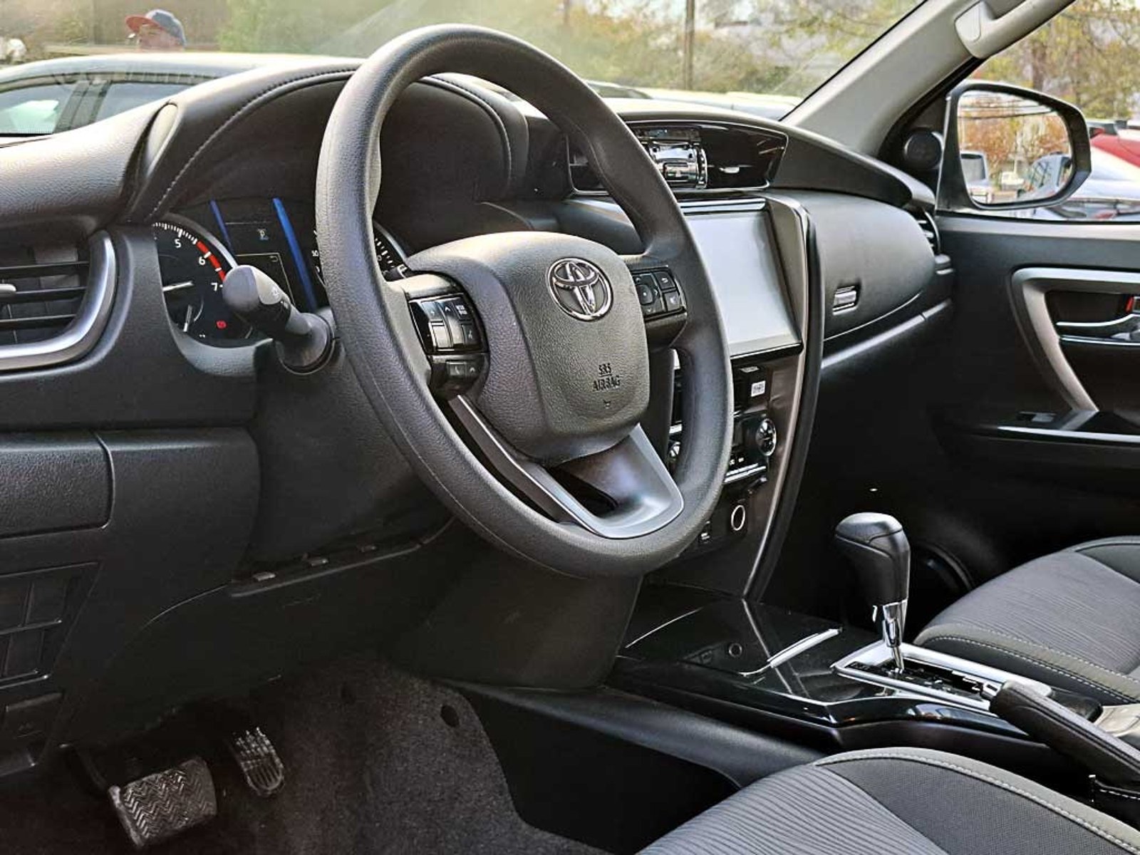 Toyota FORTUNER 2.7 SR5 AT 2025 - Imagen 13 de 20