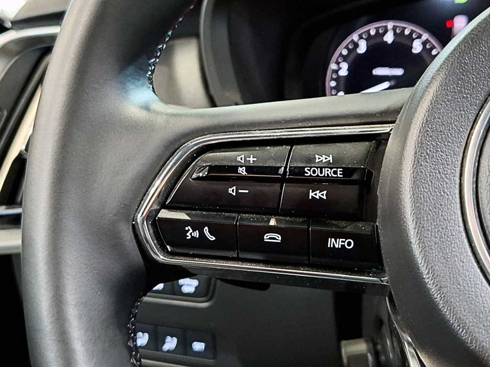 Mazda CX-90 3.3 SIGNATURE AT 4X4 HIBRIDO 2026 - Imagen 17 de 20