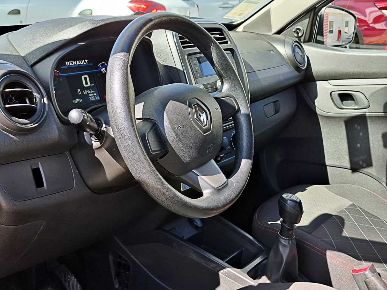 Renault KWID 1.0 HB ZEN MT 2024 - Imagen 13 de 19
