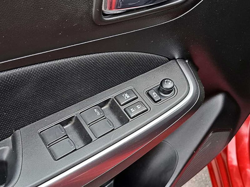 Suzuki SWIFT GLX HB 1.2 AT 2024 - Imagen 13 de 19