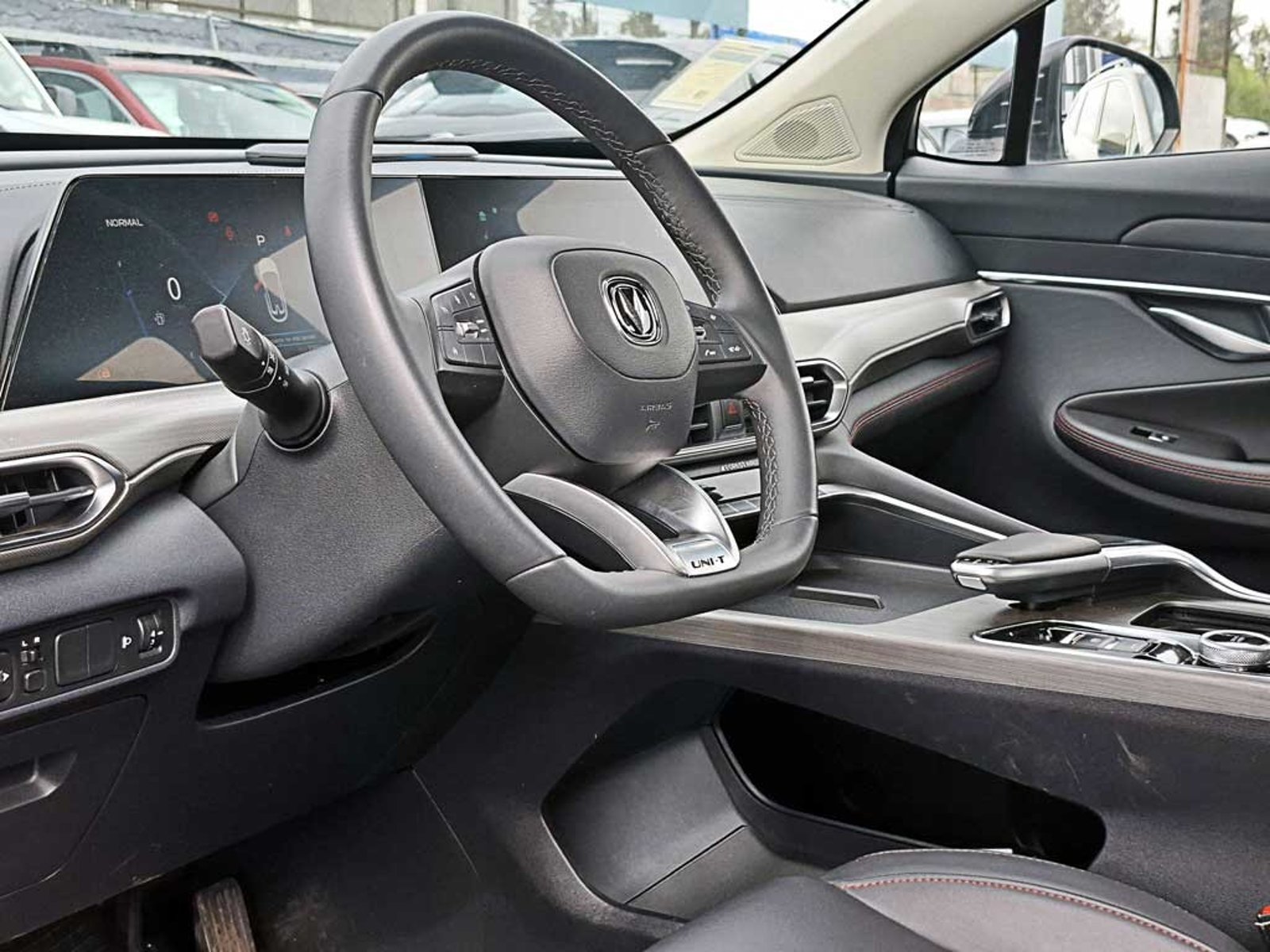 Changan UNI-T 1.5 LUXURY AT 2024 - Imagen 13 de 20