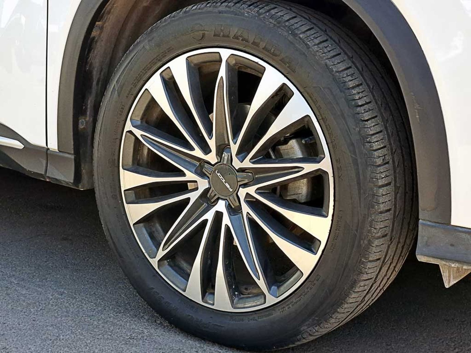 DFSK SUV 600 (IN) 1.5 T LUXURY AT 2024 - Imagen 8 de 20
