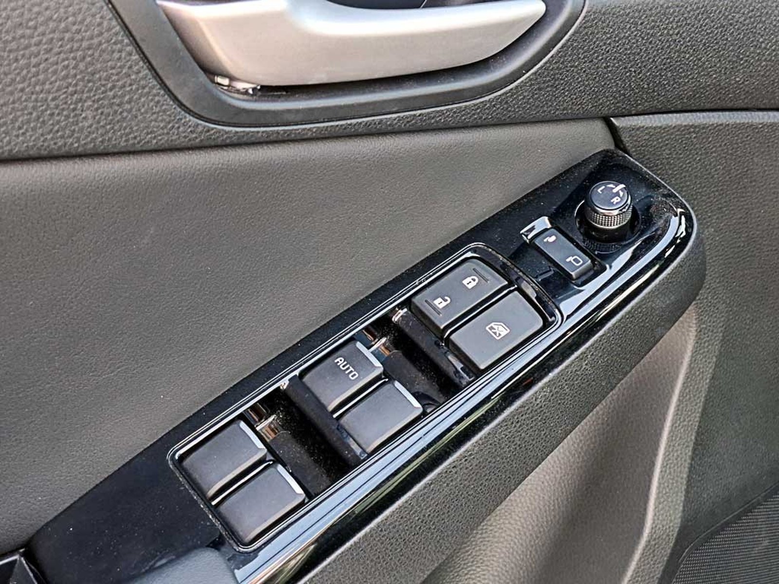 MAZDA BT-50 (IN) 3.0 DC HIGH PLUS AT 4X4 DIESEL 2025 - Imagen 11 de 20