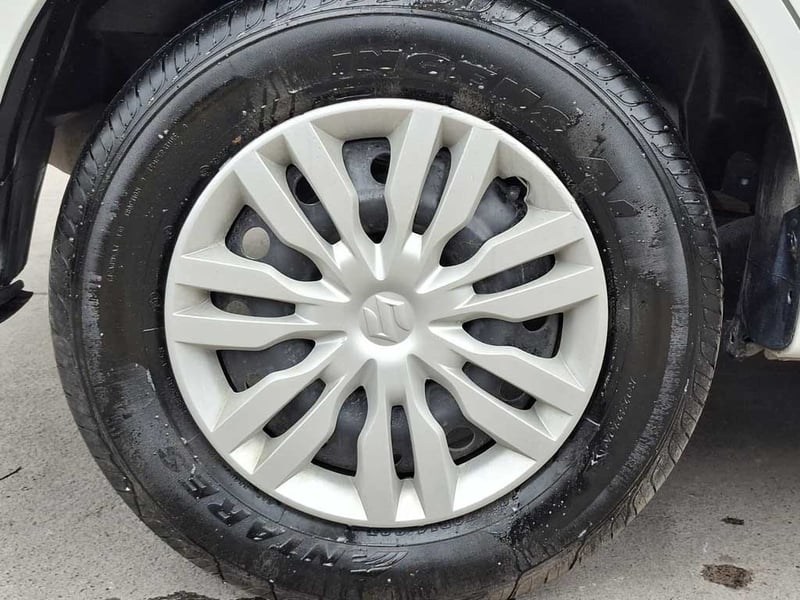 Suzuki DZIRE 1.2 GL MT 2024 - Imagen 8 de 19