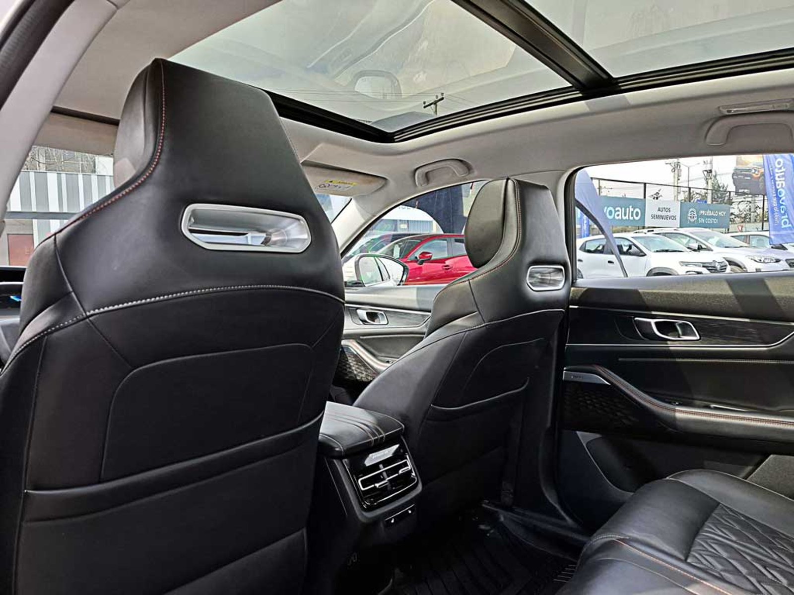 Changan UNI-K 2.0 T LUXURY AT 2024 - Imagen 14 de 20