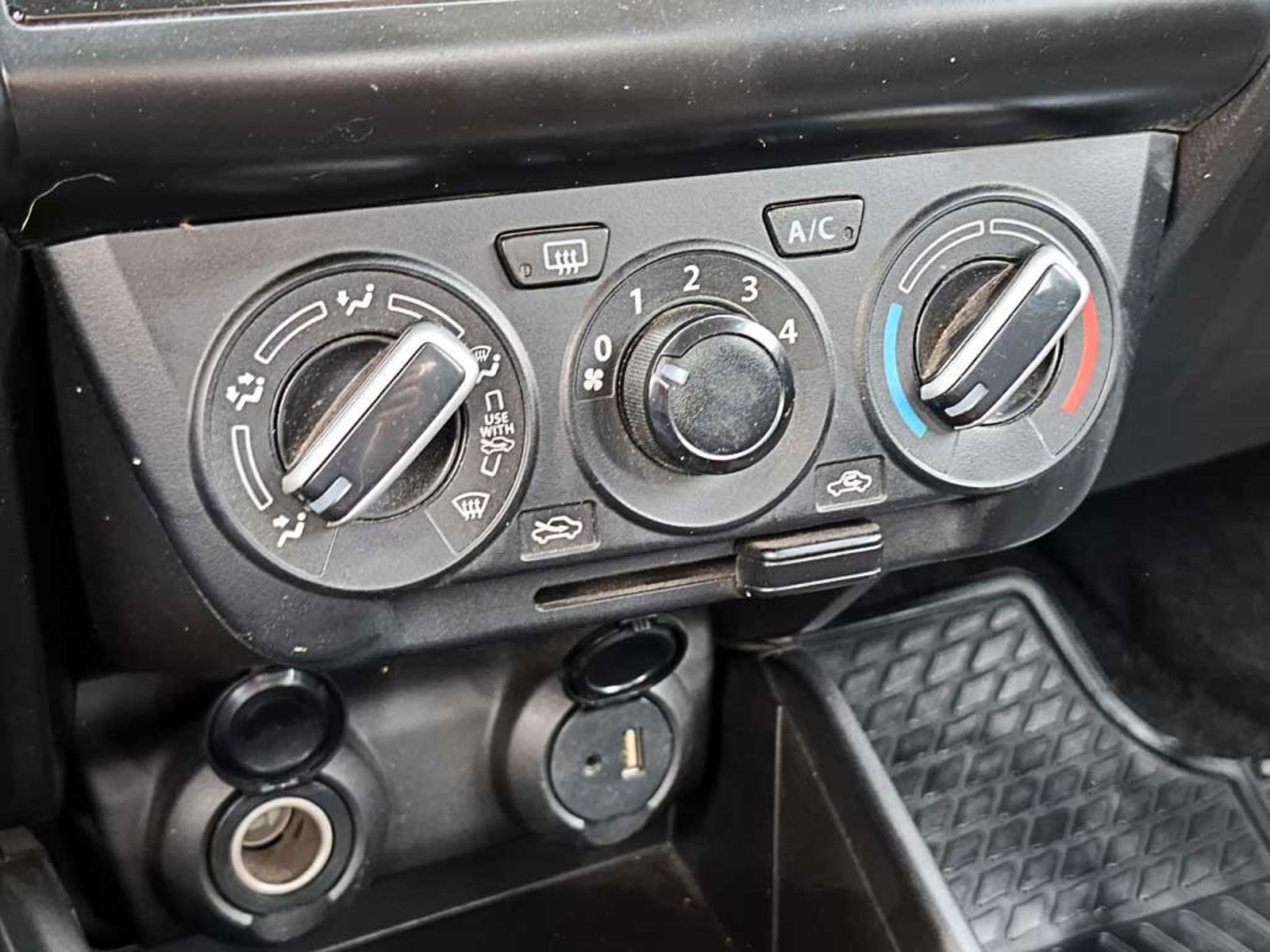 SUZUKI DZIRE (IN) 1.2 GL MT 2024 - Imagen 19 de 20