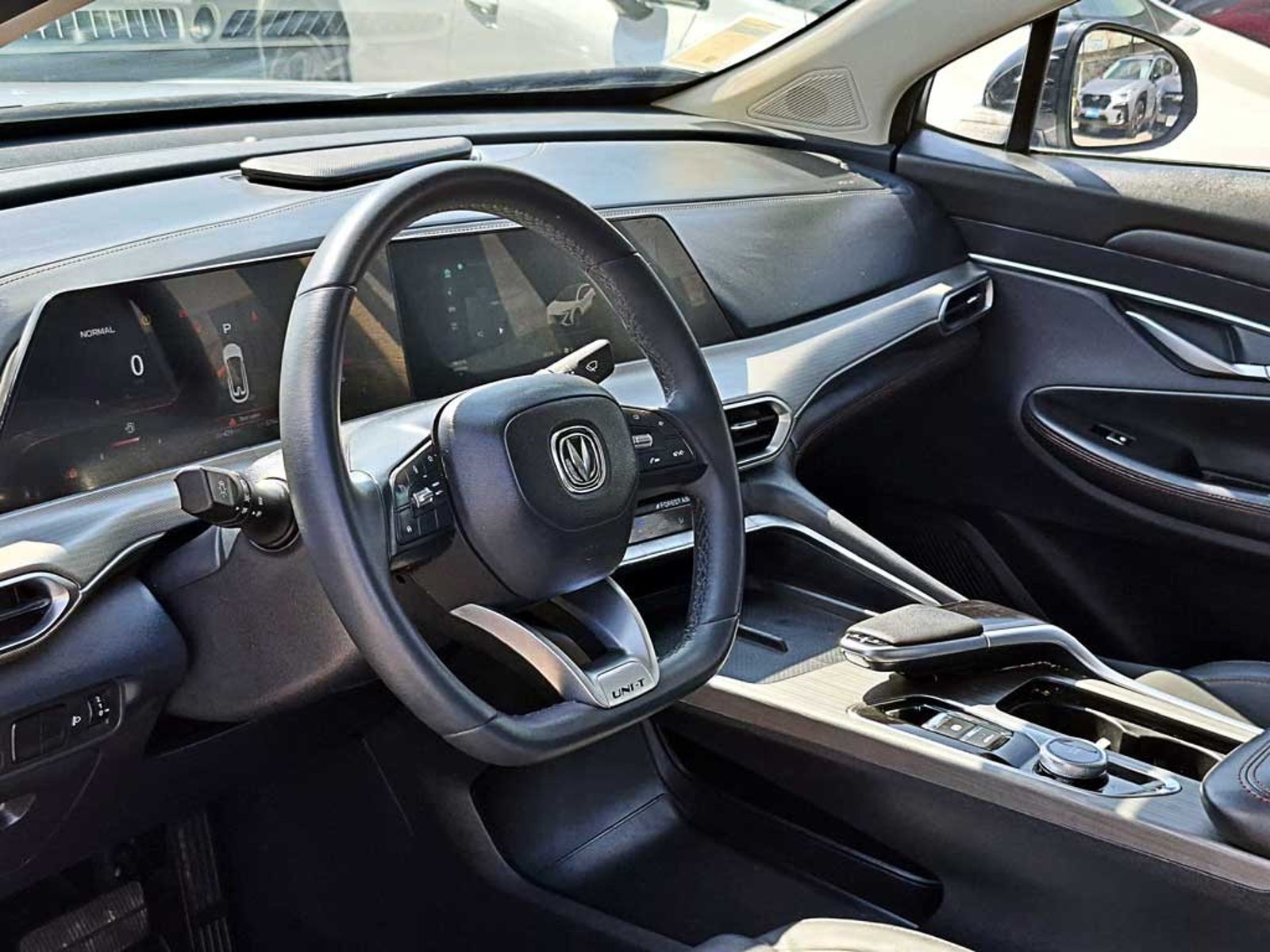 Changan UNI-T 1.5 LUXURY AT 2024 - Imagen 12 de 19